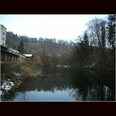 Bild 109 von 115 der Baubilder Blick auf's Oberwasser mit der ehemaligen Giesserei der Firma Blumer&Söhne auf der linken Seite